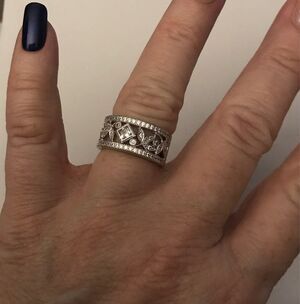 Gorgeous White Gold Leaf & Diamond Design Wide Band Ring Sz 8